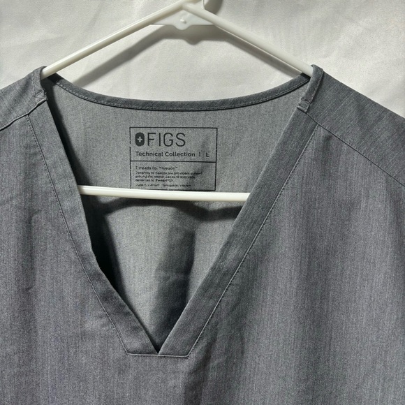 Figs Women’s Large Grey Technical Collection Casma Three Pocket Scrub Top - Picture 3 of 4